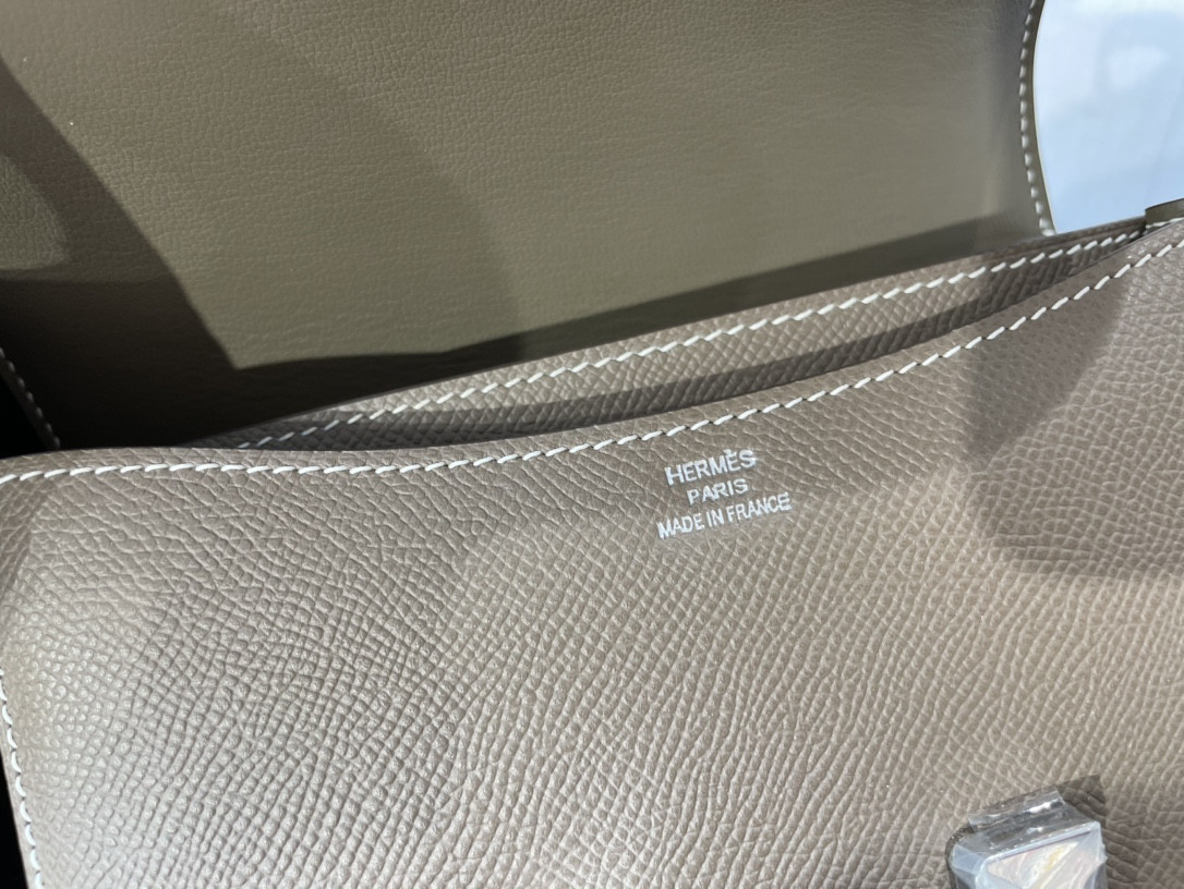 Hermès Constance 19 Epsom Silver Hardware 7.25" x 6.25" x 2.25"