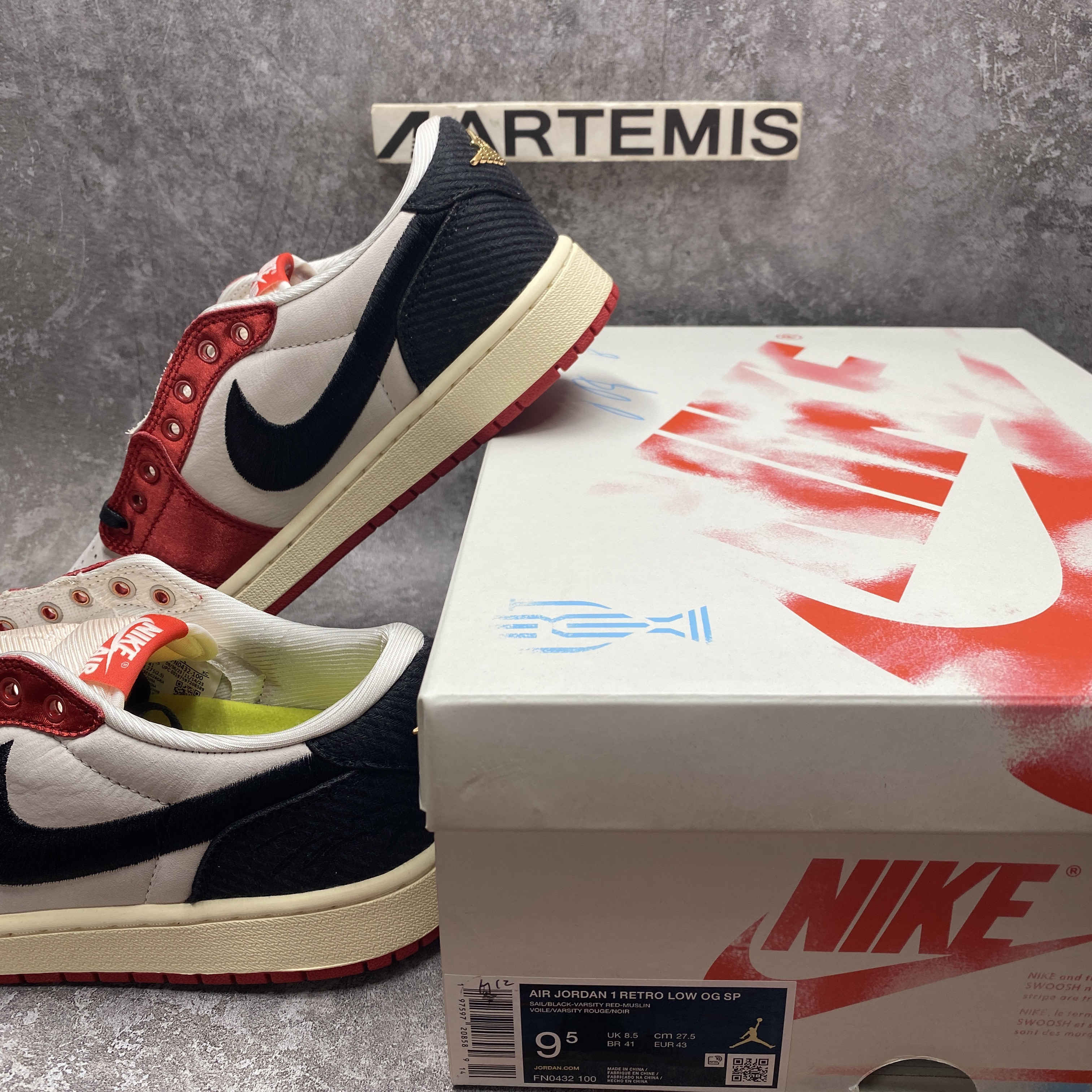 UA Jordan 1 Retro Low OG Trophy Room Away