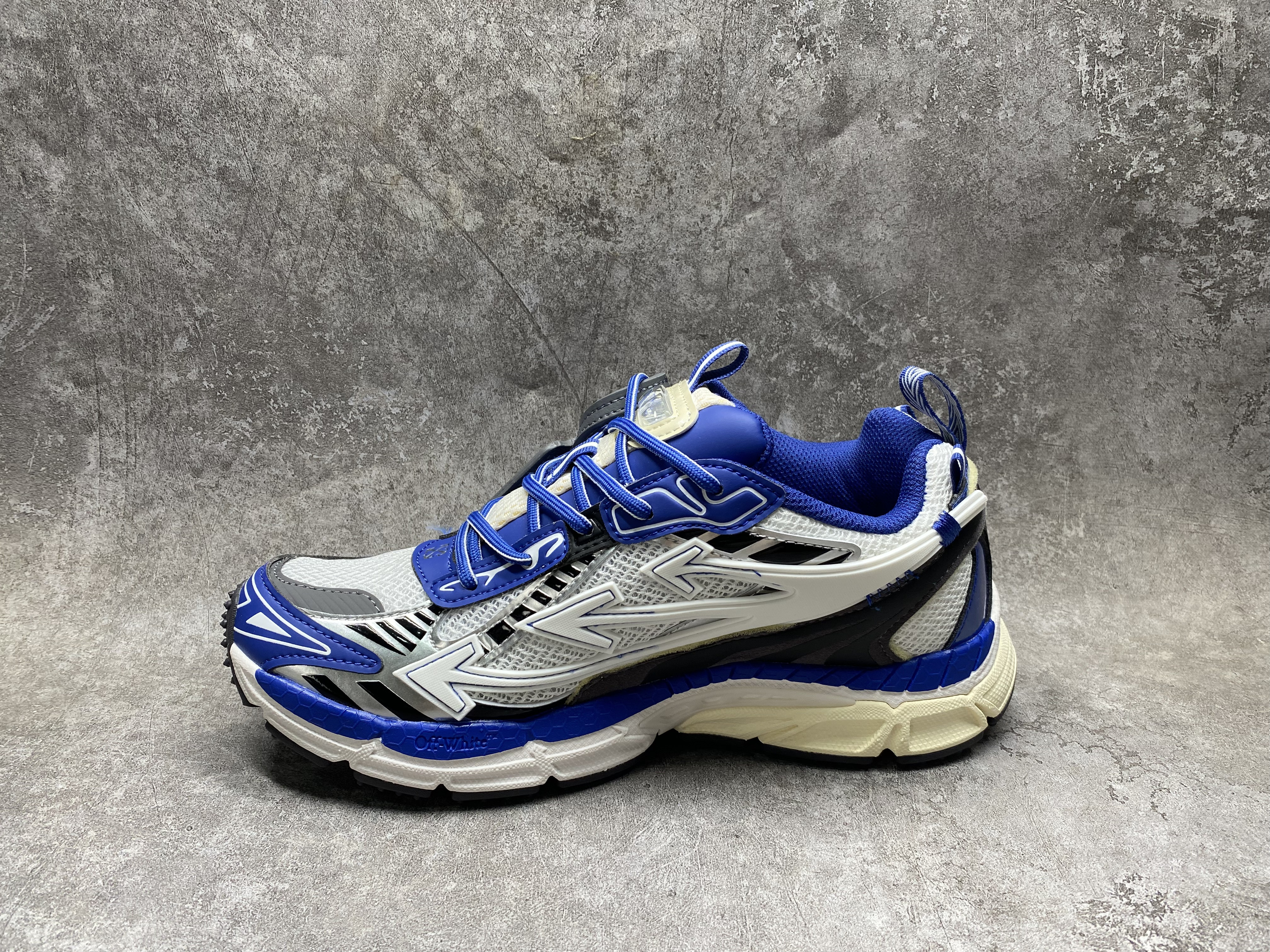 UA Off-White "BE RIGHT BACK"