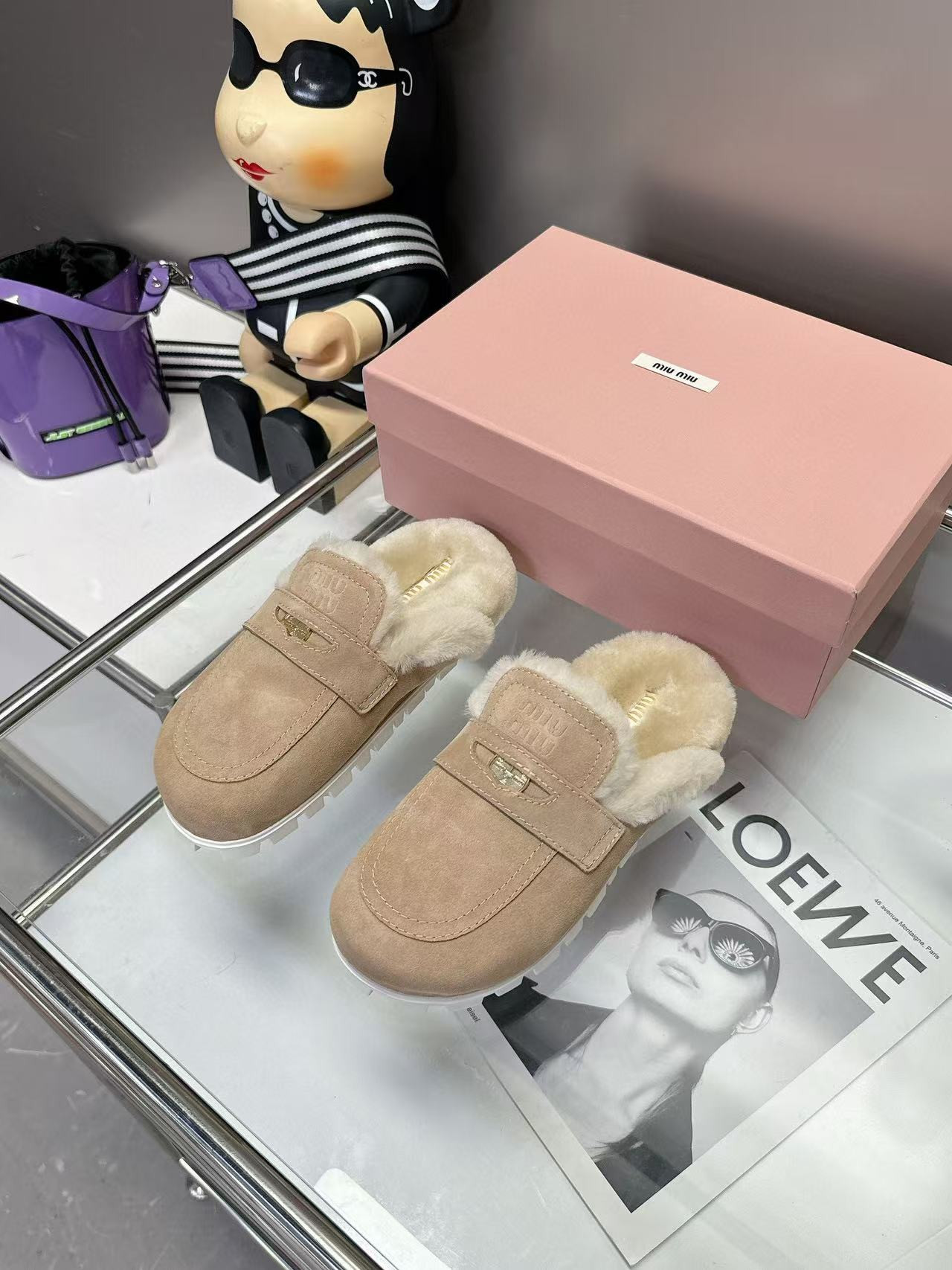 UA Miu Miu Slides