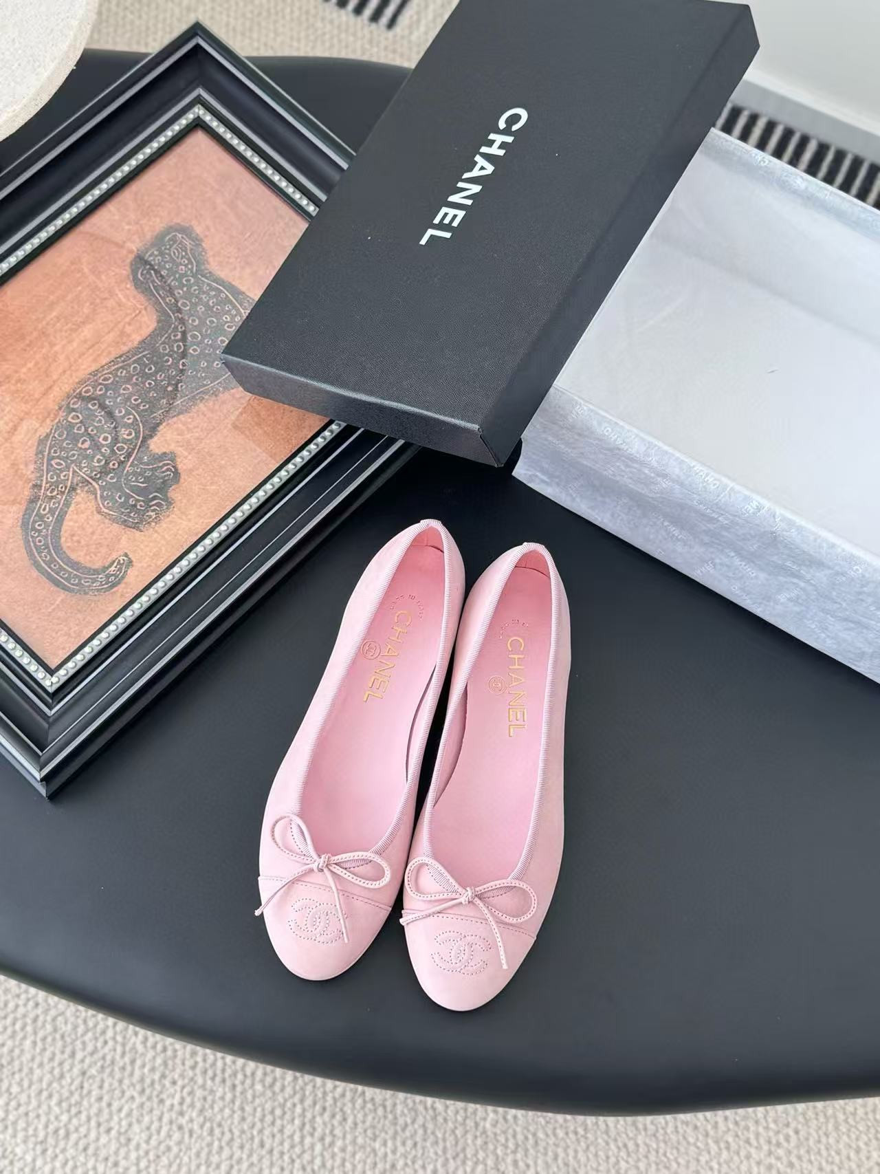 ua Ch*el ballet flats