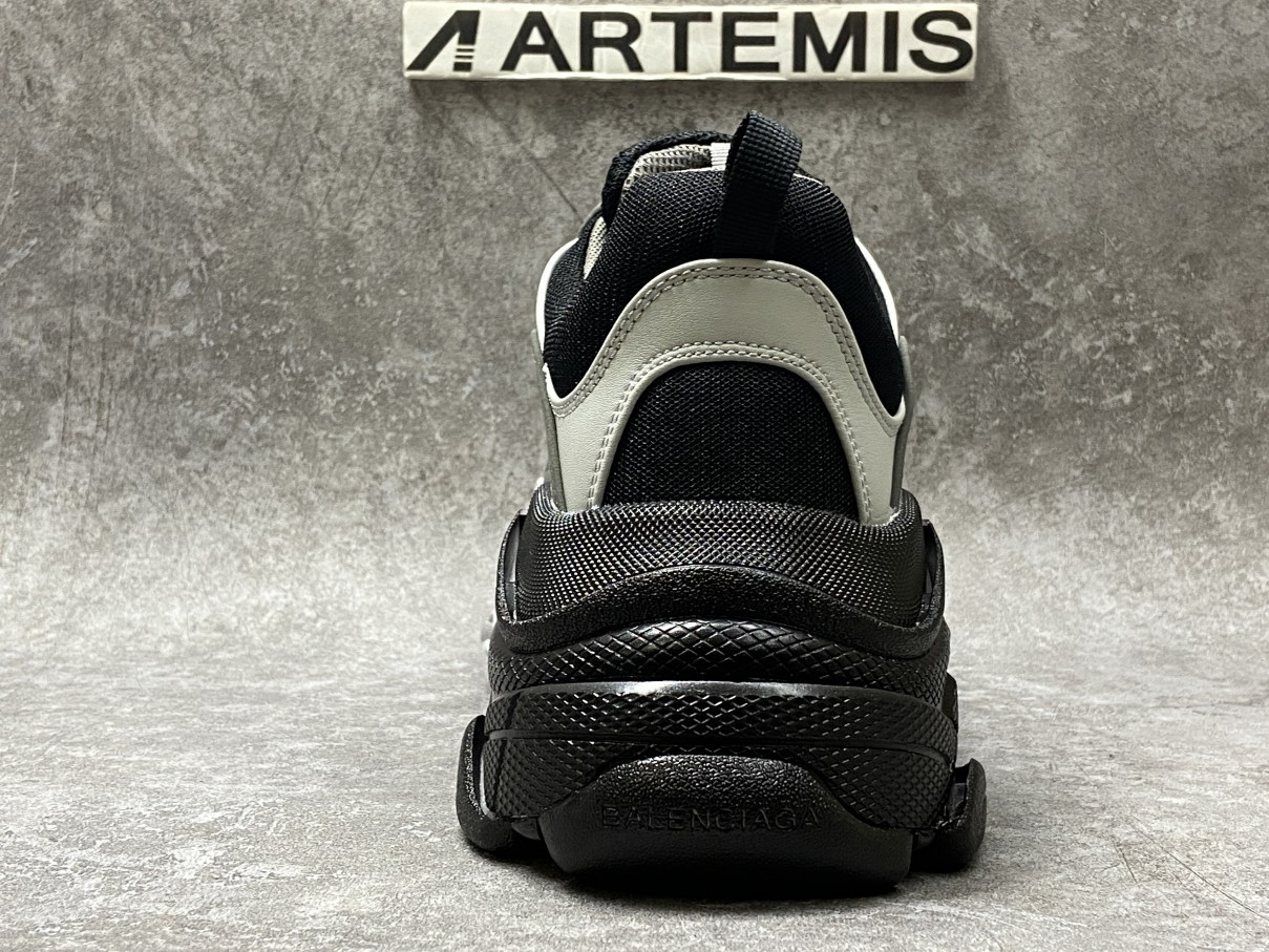 Balenciga Triple S Honey Comb Grey Sliver