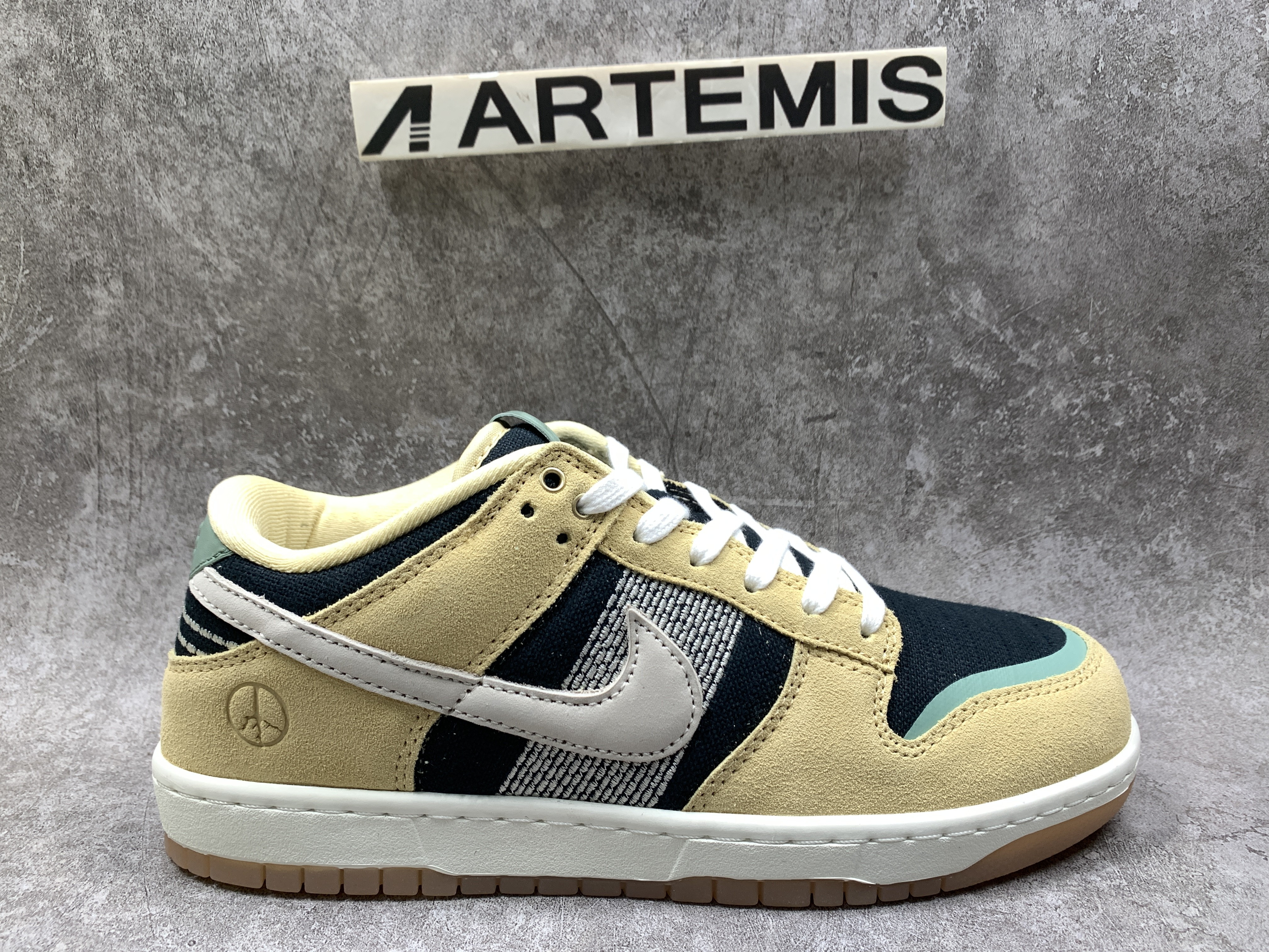 Nike Dunk Low Rooted in Peace