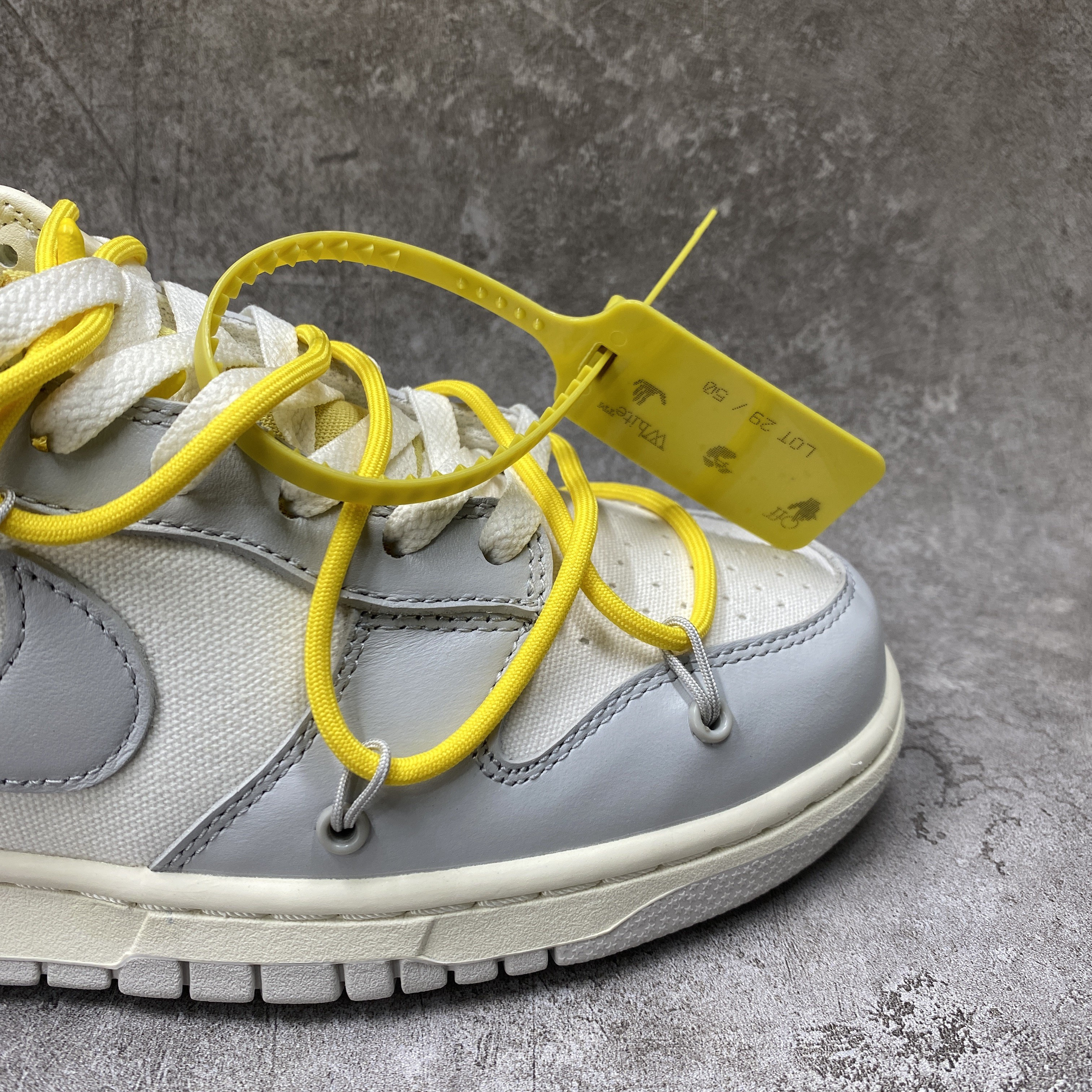 Nike Dunk Low Off-White Lot 29