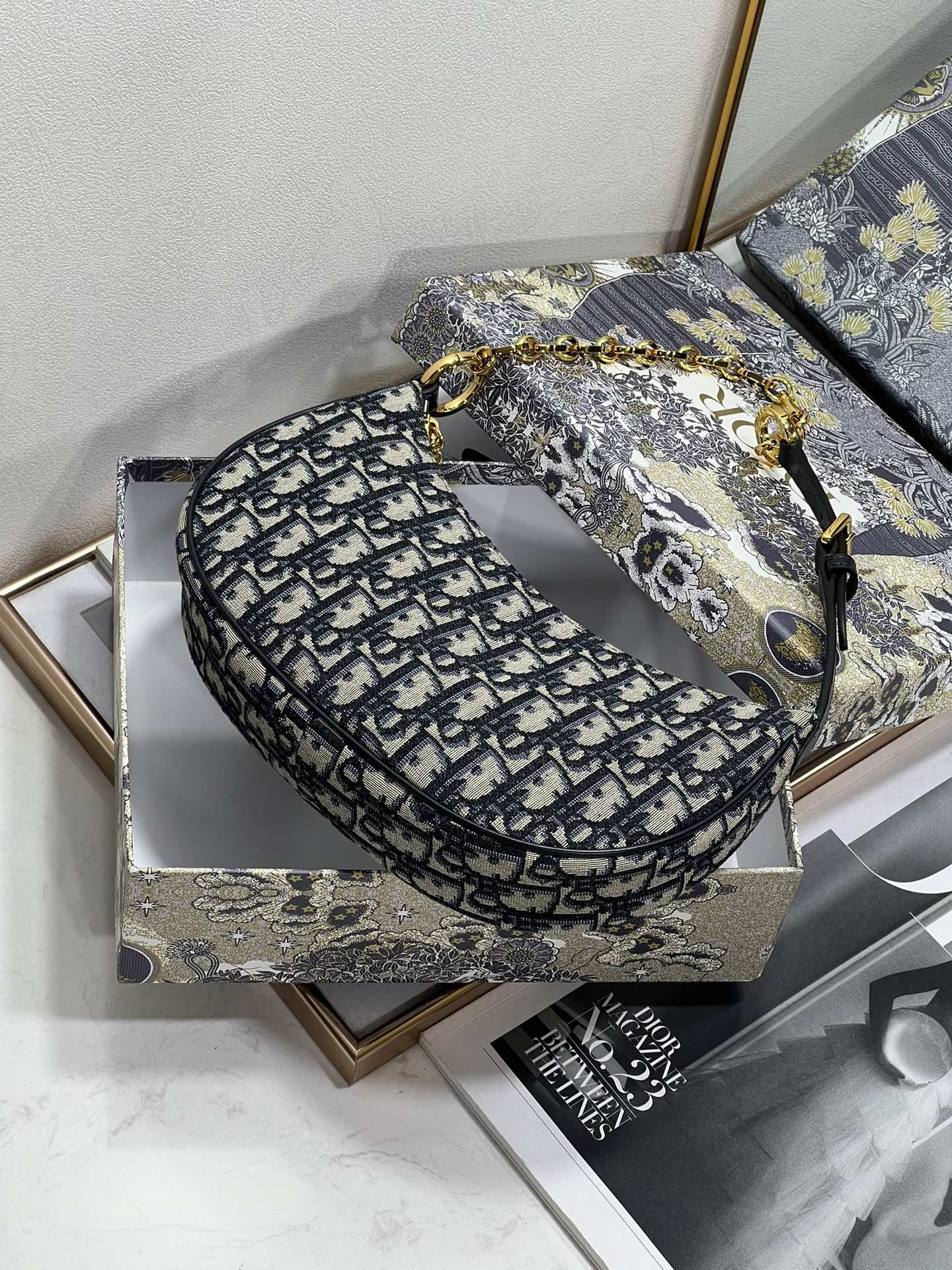 D*or cd lounge bag blue D*or oblique jacquard 26 x 15x 5.5 cm