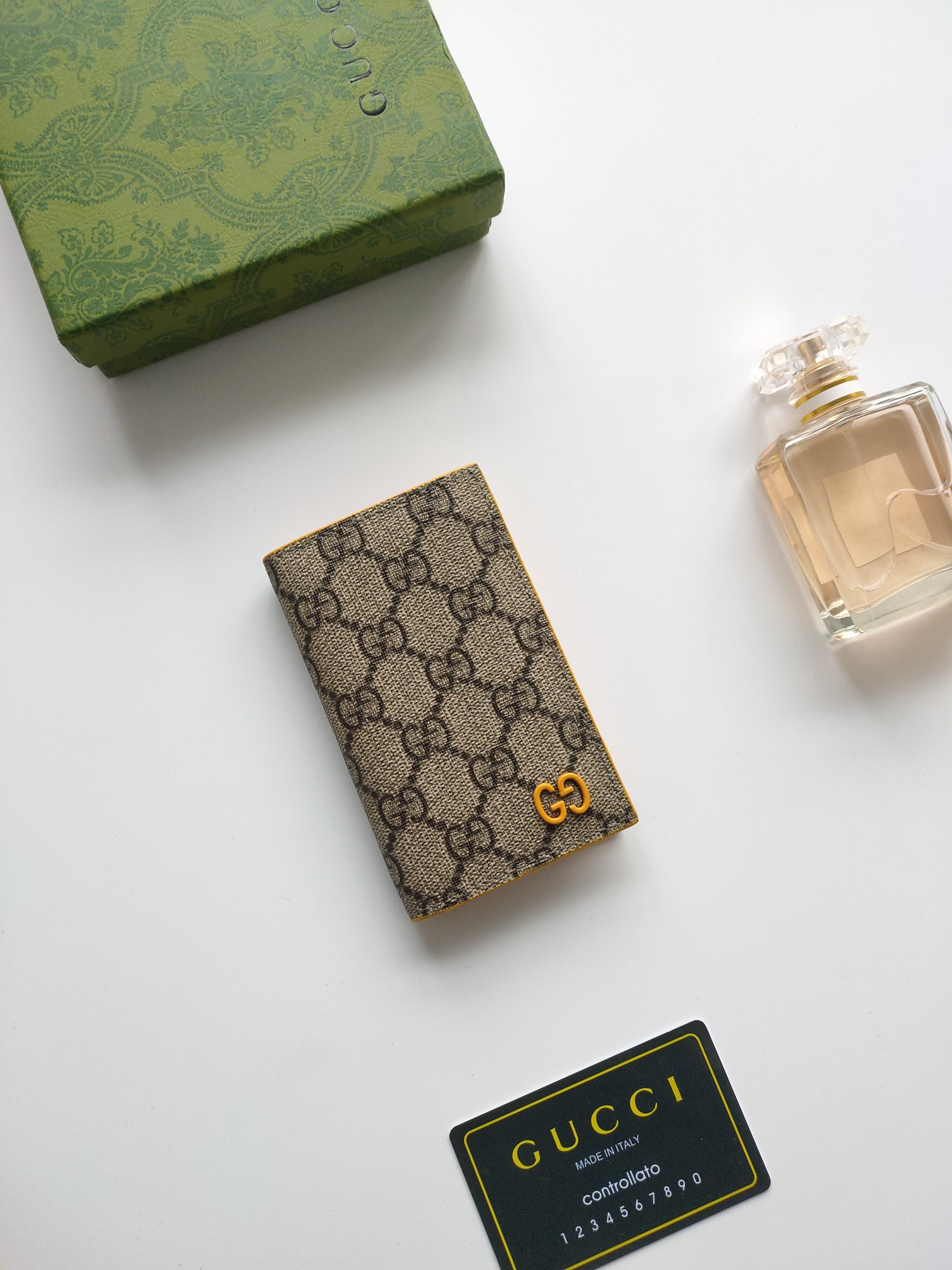 G*u*i gg  card case wallet