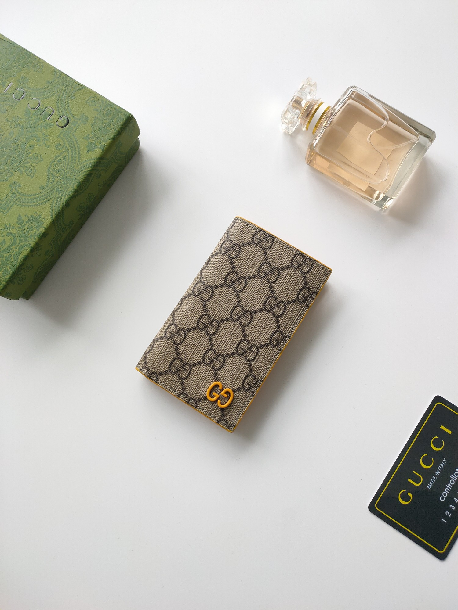 G*u*i gg  card case wallet