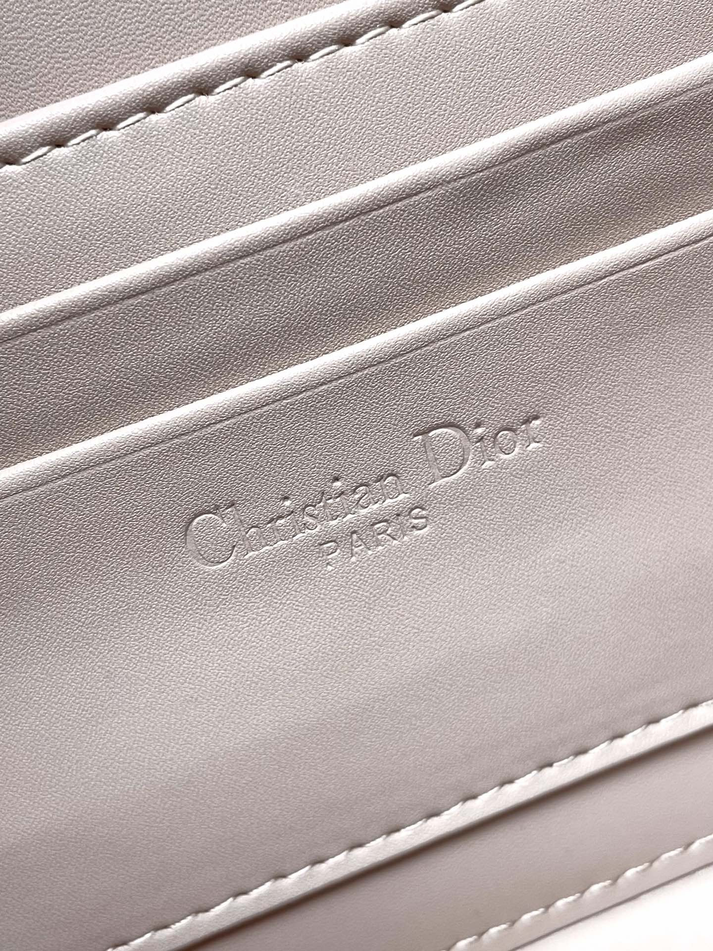 D*or miss daisy mini bag 22 x 12.5 x 4 cm