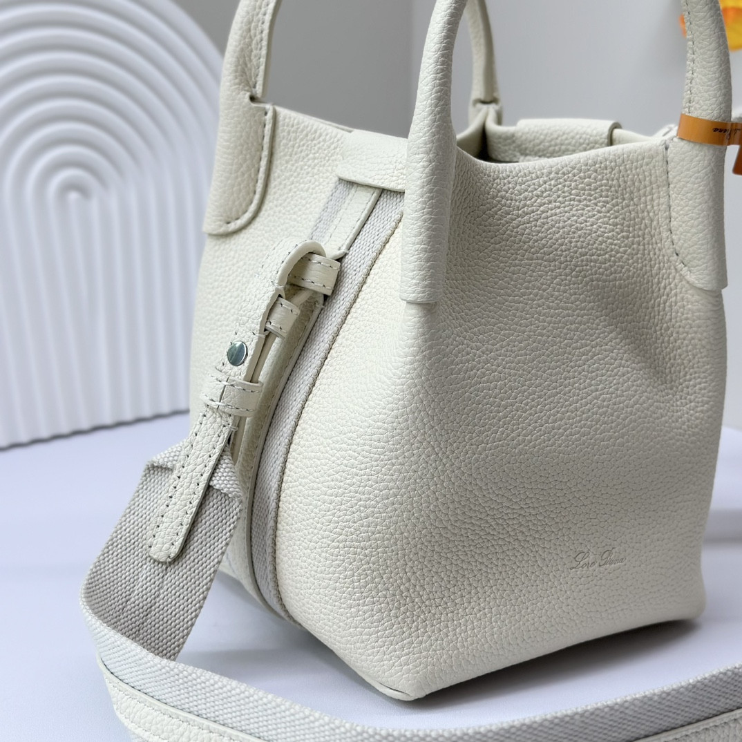 L**o p*ana micro bale bag grained calfskin 23 x 16 x 14 cm