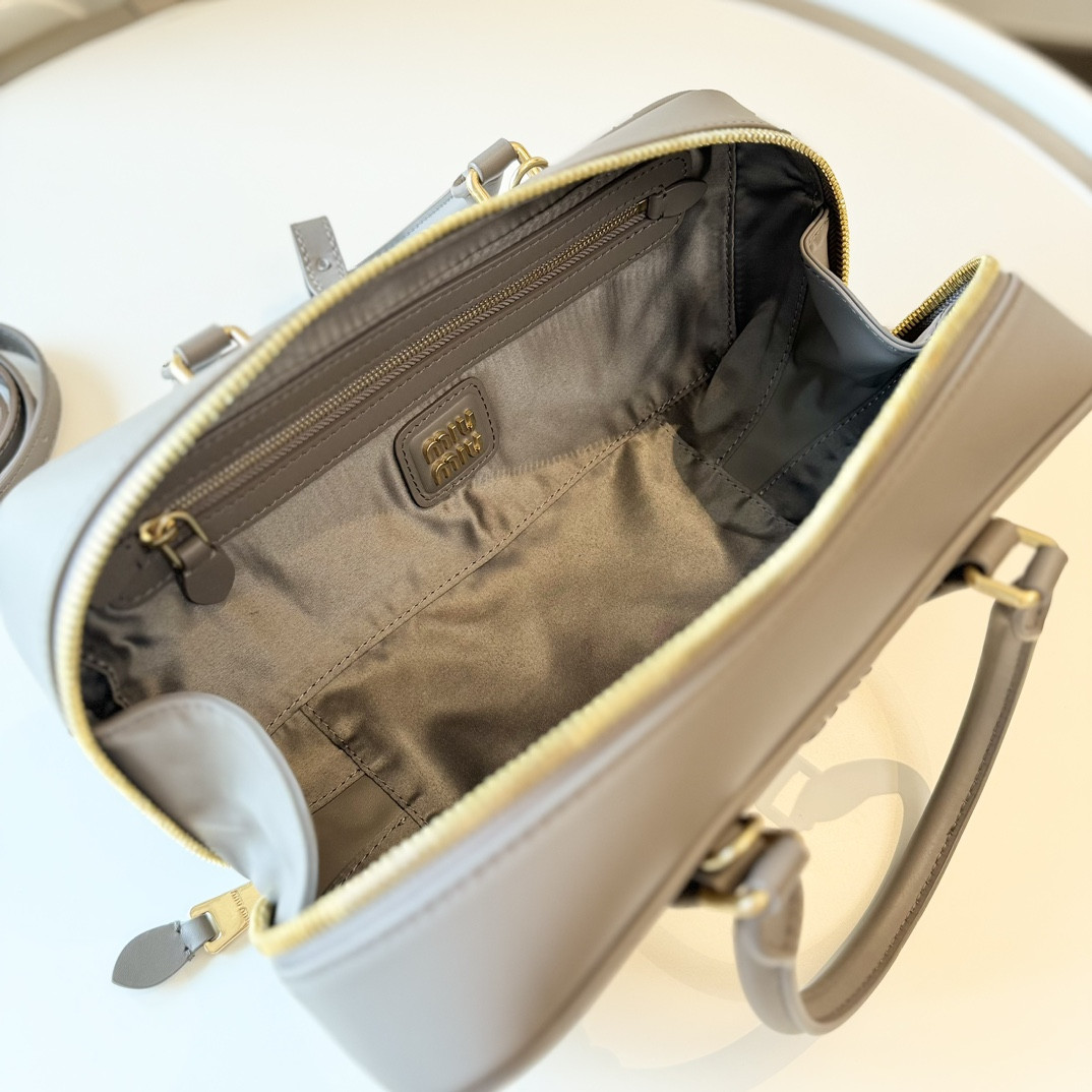 Miu Miu Arcadie leather bag 12x27x9cm