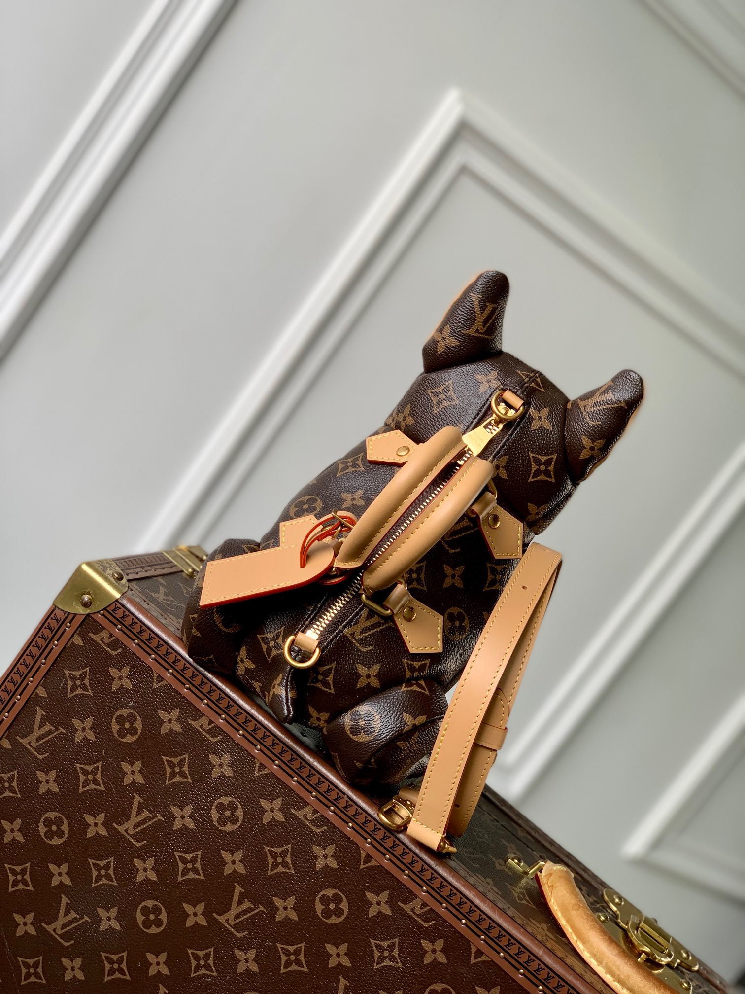 LV Pooch Bag M12617 18 x 28 x 19 cm