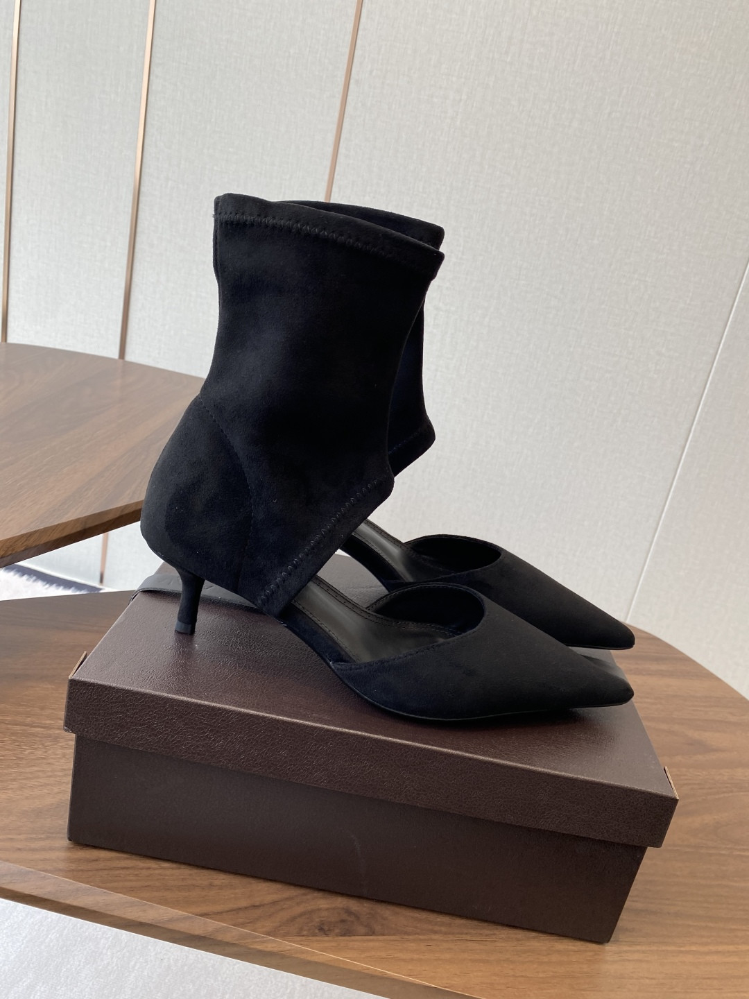 UA ALAÏA LOW BOOTS IN STRETCH SUEDE 5.5cm Heel